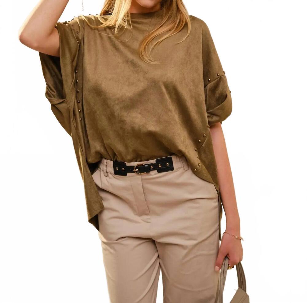 NEW BLUE B crewneck tee with side studs in olive suede-look